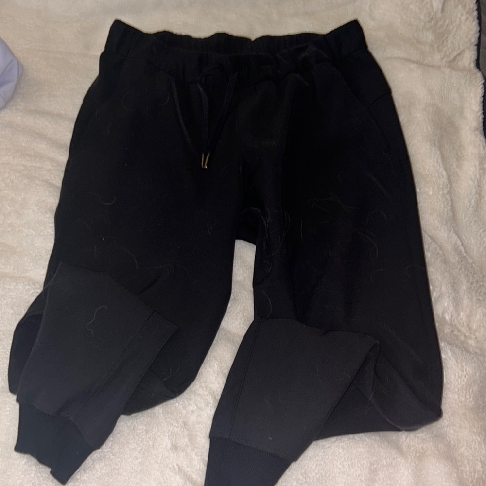 Lululemon on the fly joggers